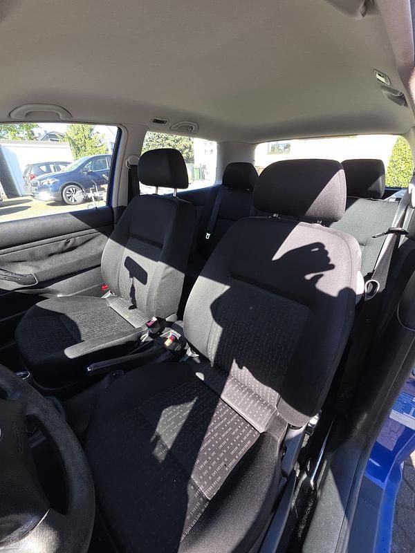 Second-hand VW Golf 75 CP (55 kW) 2001 Albastru Coupe