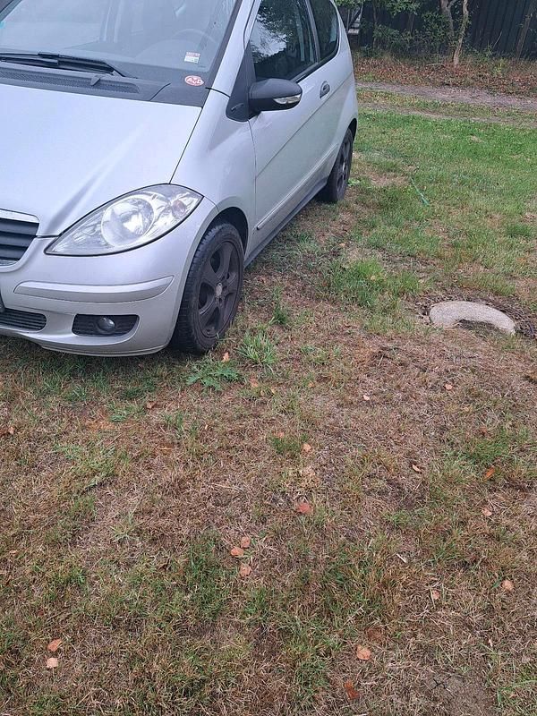 Silber Gebraucht 2005 Mercedes A180 Kleinwagen | 590 € (Fairer Preis) - Bild 1/4