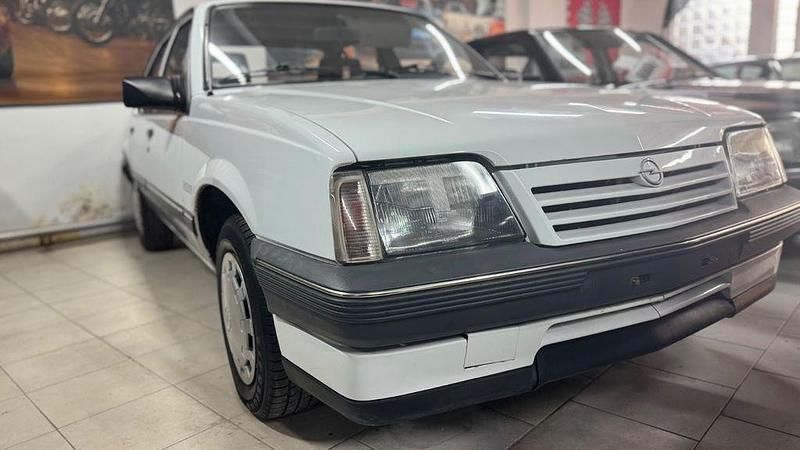 Gebraucht Opel Ascona 75 PS (55 kW) 1988 Weiß Limousine