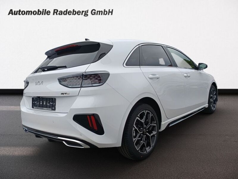 Neu Kia Ceed 140 PS (102 kW) 2025 Weiß Kleinwagen