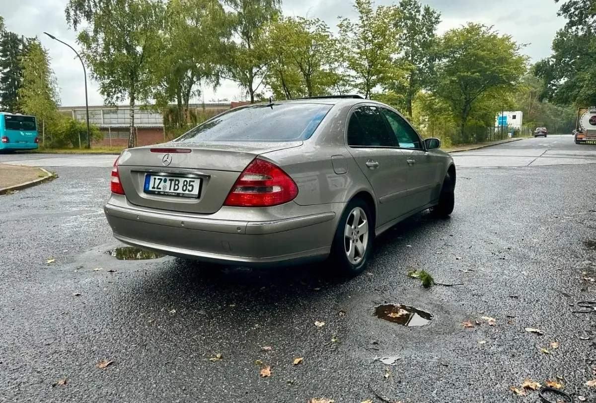 Gebraucht Mercedes E280 Avantgarde 231 PS (169 kW) 2005 Silber Limousine