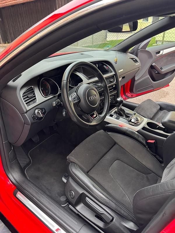 Gebraucht Audi A5 177 PS (130 kW) 2013 Rot Coupé