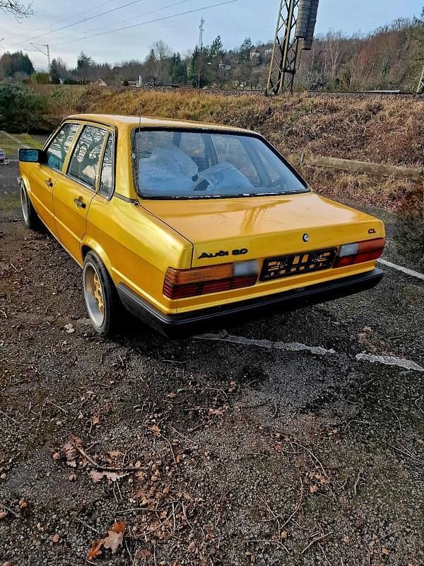 Second-hand Audi 80 70 CP (51 kW) 1982 Auriu Berlinǎ
