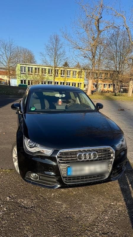 Schwarz Gebraucht 2012 Audi A1 Sportback Kleinwagen | 10.500 € (Etwas zu teuer) - Bild 1/4