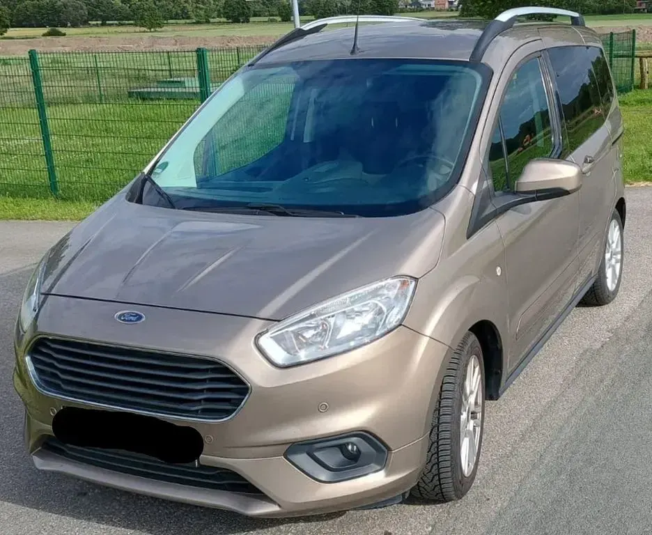 Gebraucht Ford Tourneo Courier Titanium 101 PS (74 kW) 2019 Van / Kleinbus
