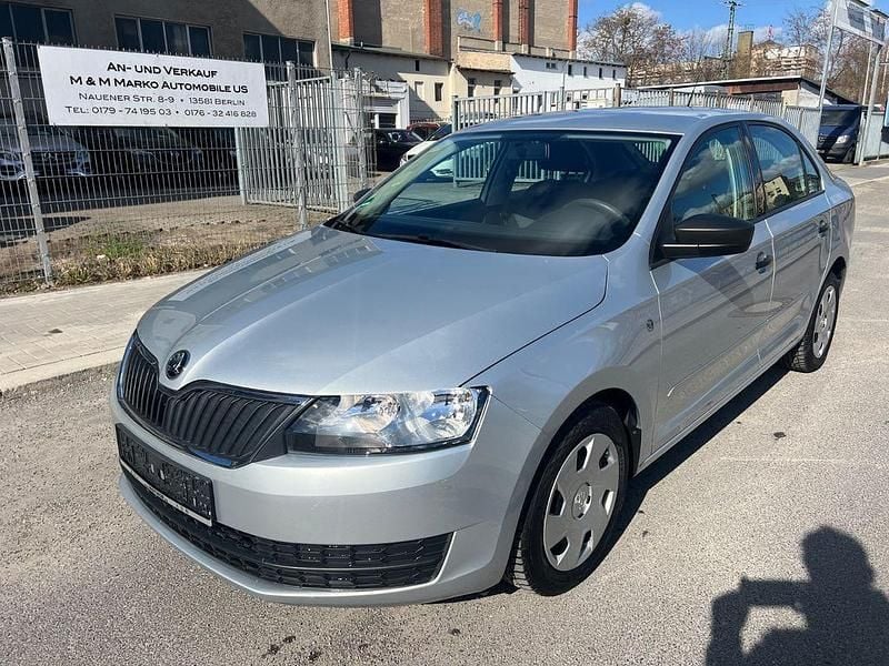 Gebraucht Skoda Rapid Active 86 PS (63 kW) 2014 Silber Kleinwagen