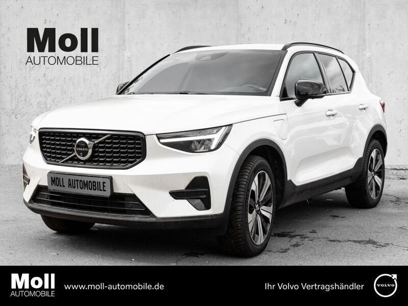 Weiss Gebraucht 2023 Volvo XC40 Plus SUV | 35.980 € (Fairer Preis) - Bild 1/4