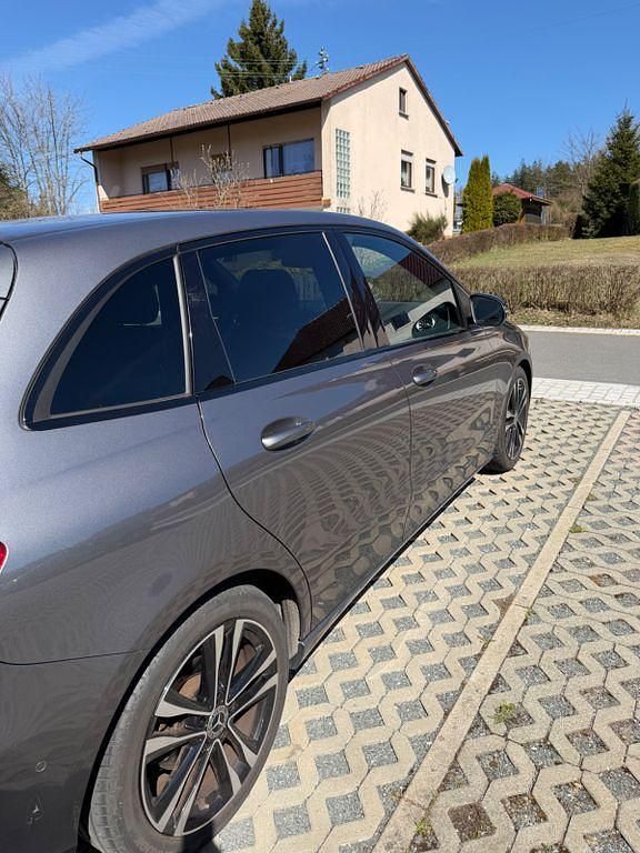 Gebraucht Mercedes B180 116 PS (85 kW) 2019 Grau Van / Kleinbus