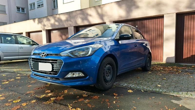 Blau Gebraucht 2018 Hyundai i20 Passion Kleinwagen | 10.800 € (Fairer Preis) - Bild 1/4