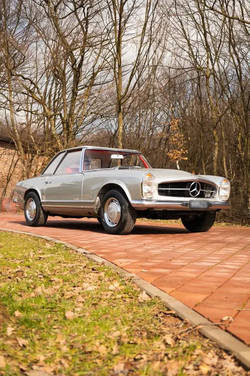 Gebraucht Mercedes 230 150 PS (110 kW) 1965 Silber Cabrio