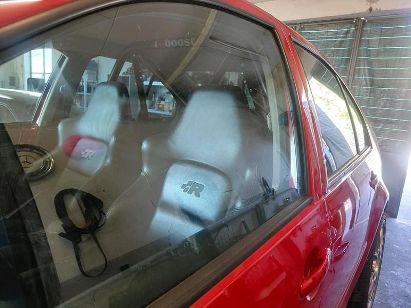Rot Gebraucht 2001 VW Golf IV R Limousine | 24.000 € - Bild 1/4