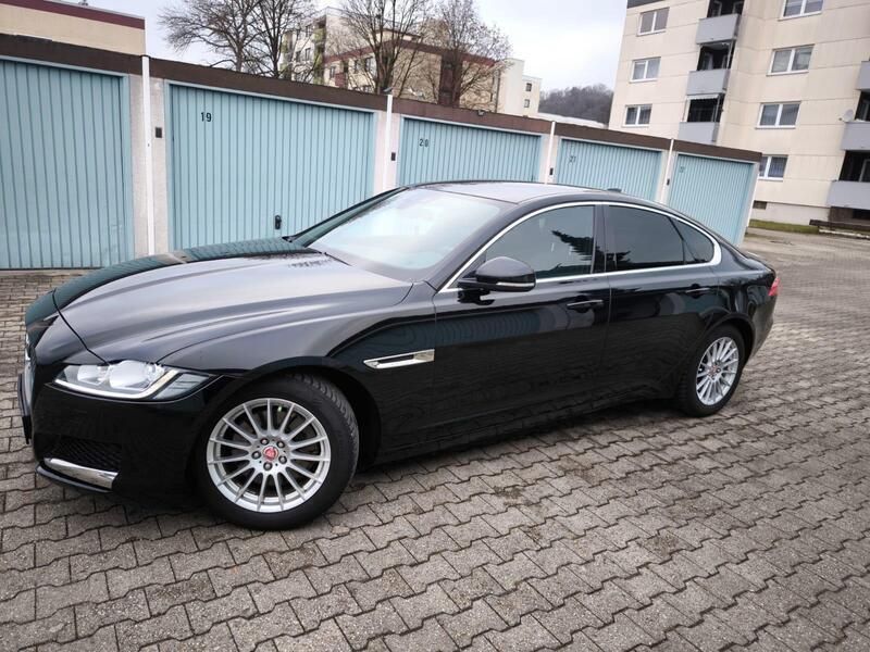 Schwarz Gebraucht 2019 Jaguar XF Limousine | 24.999 € (Fairer Preis) - Bild 1/4