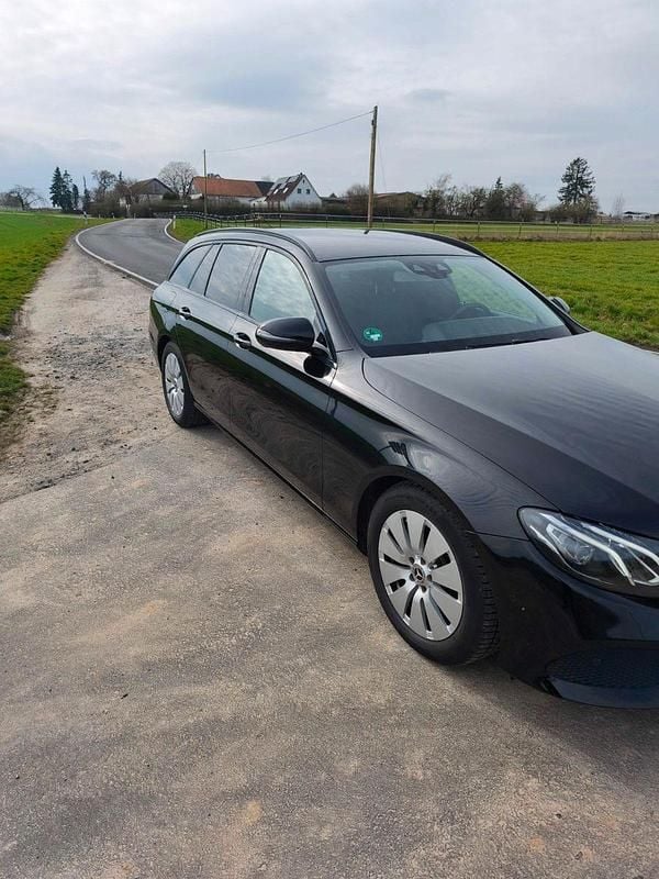 Gebraucht Mercedes E200 184 PS (135 kW) 2018 Schwarz Kombi