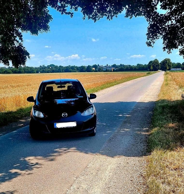 Schwarz Gebraucht 2009 Mazda 2 Limousine | 1.400 € (Guter Preis) - Bild 1/4