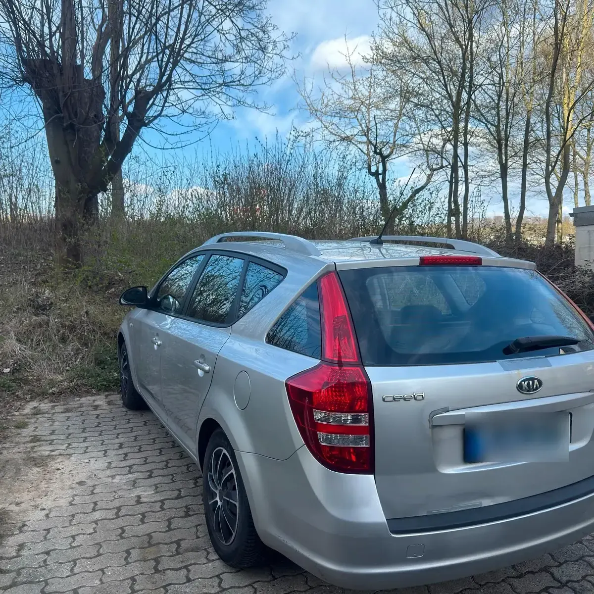 Używany Kia Ceed 122 KM (89 kW) 2007 Srebrny Hatchback