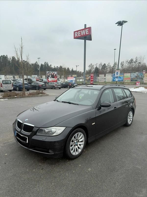 Schwarz Gebraucht 2008 BMW 318 Kombi | 2.999 € (Superpreis) - Bild 1/4