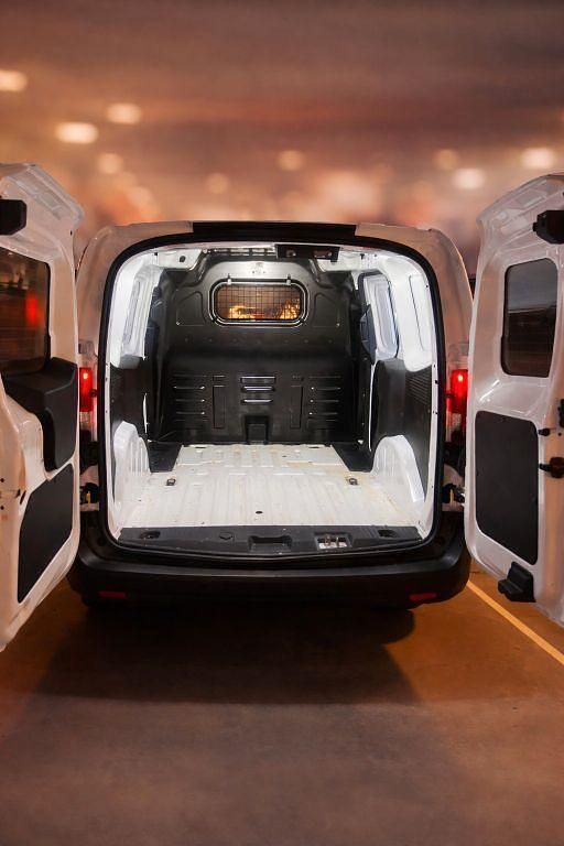 Gebraucht Ford Transit Trend 99 PS (72 kW) 2025 Weiß Van / Kleinbus