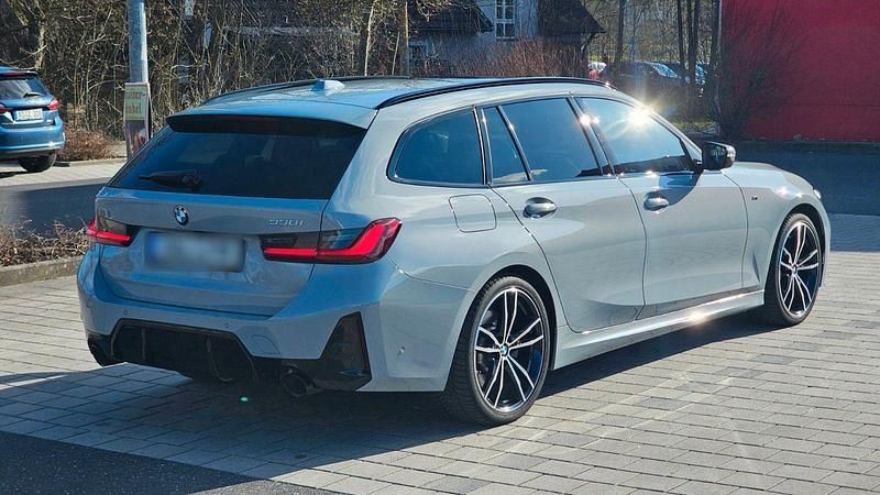 Gebraucht BMW 330 Shadowline 245 PS (180 kW) 2024 Grau Kombi