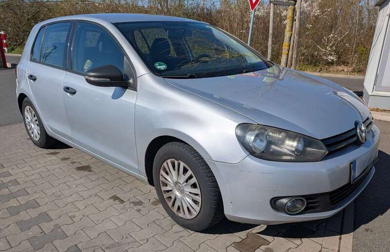 Silber Gebraucht 2010 VW Golf VI Comfortline Limousine | 3.500 € (Superpreis) - Bild 1/4