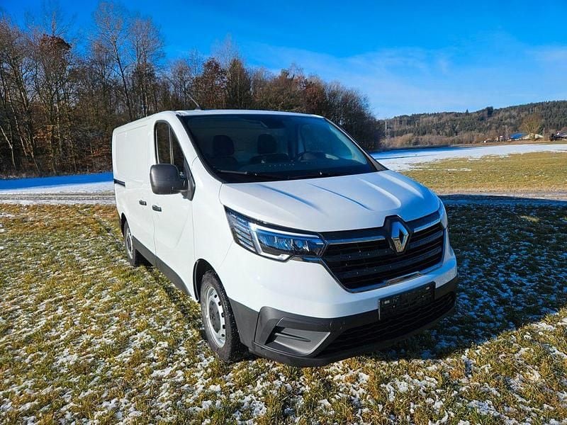 Weiß Gebraucht 2022 Renault Trafic Van / Kleinbus | 18.400 € (Superpreis) - Bild 1/4