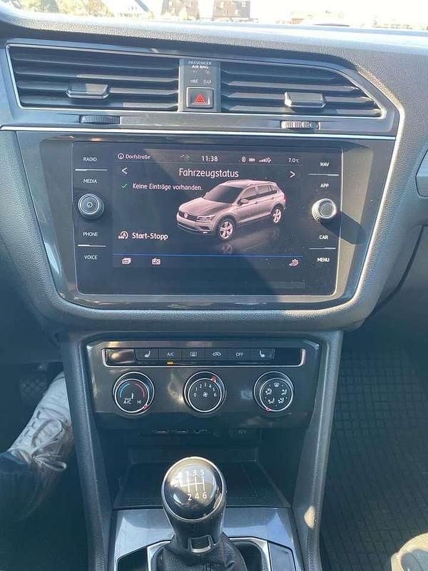 Grau Gebraucht 2018 VW Tiguan Allspace Comfortline SUV | 17.400 € (Superpreis) - Bild 1/4