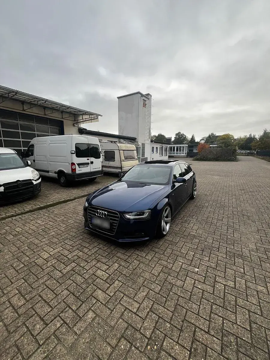 Gebraucht Audi A4 S-Line 177 PS (130 kW) 2012 Blau Kombi