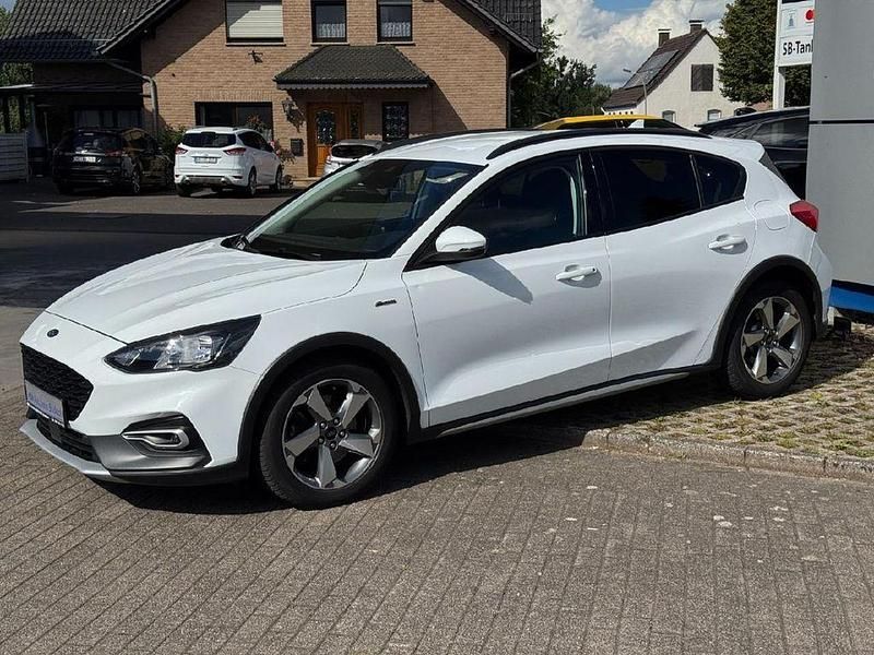 Gebraucht Ford Focus Active 125 PS (91 kW) 2019 Weiß Limousine