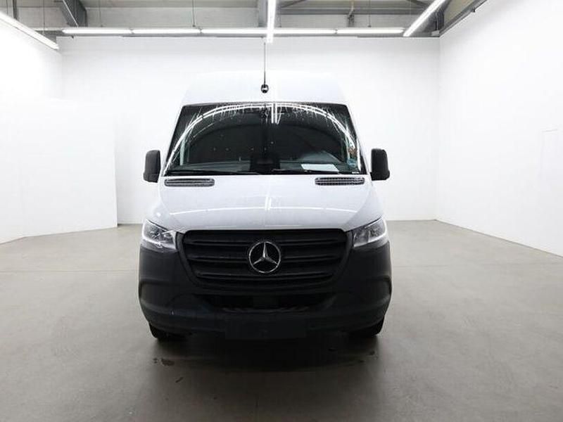Gebraucht Mercedes Sprinter 170 PS (125 kW) 2025 Arktikweiß Van