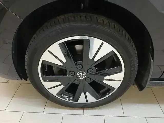 Gebraucht VW Multivan Style 150 PS (110 kW) 2025 Deep black perleffekt Van / Kleinbus