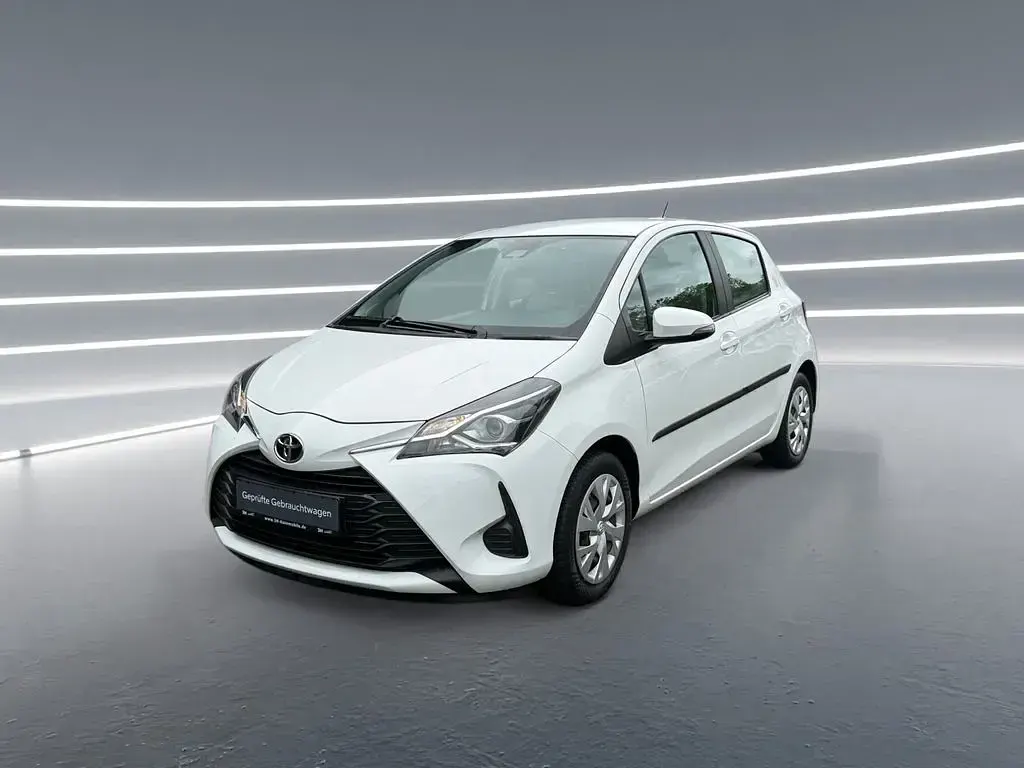Gebraucht Toyota Yaris Comfort 111 PS (81 kW) 2019 Weiß Limousine