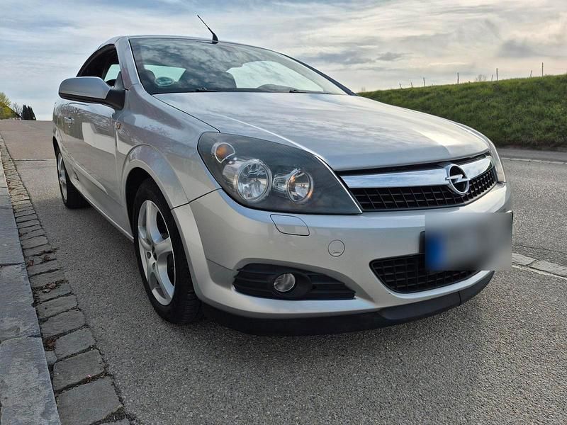 Gebraucht Opel Astra Cabriolet 140 PS (102 kW) 2007 Silber Cabrio