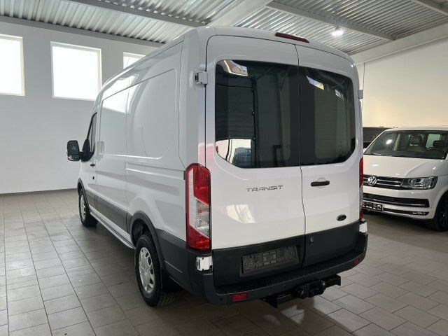 Gebraucht Ford Transit Trend 170 PS (125 kW) 2018 Frost weiß Van