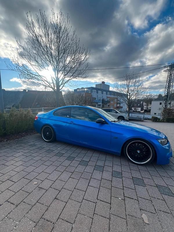 Gebraucht BMW 325 218 PS (160 kW) 2006 Blau Coupé