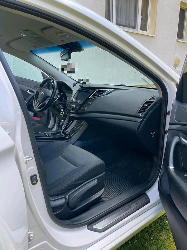 Gebraucht Hyundai i40 Premium 141 PS (103 kW) 2016 Weiß Kombi