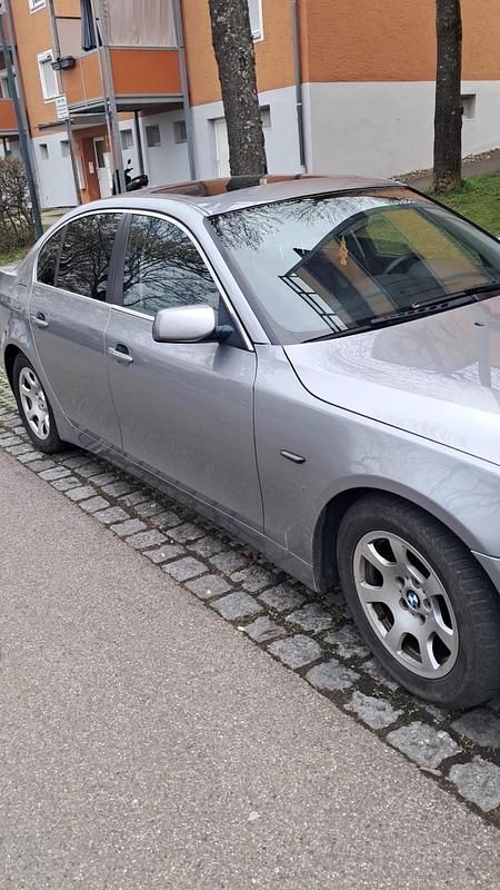 Gebraucht BMW 523 177 PS (130 kW) 2006 Grau Limousine