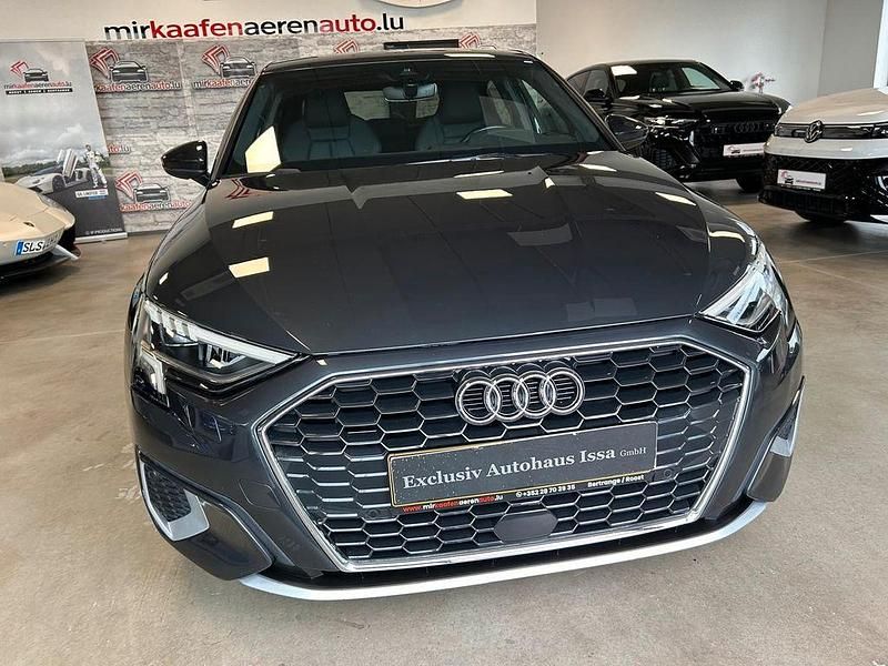 Grau Gebraucht 2021 Audi A3 Sport Limousine | 24.990 € (Fairer Preis) - Bild 1/4