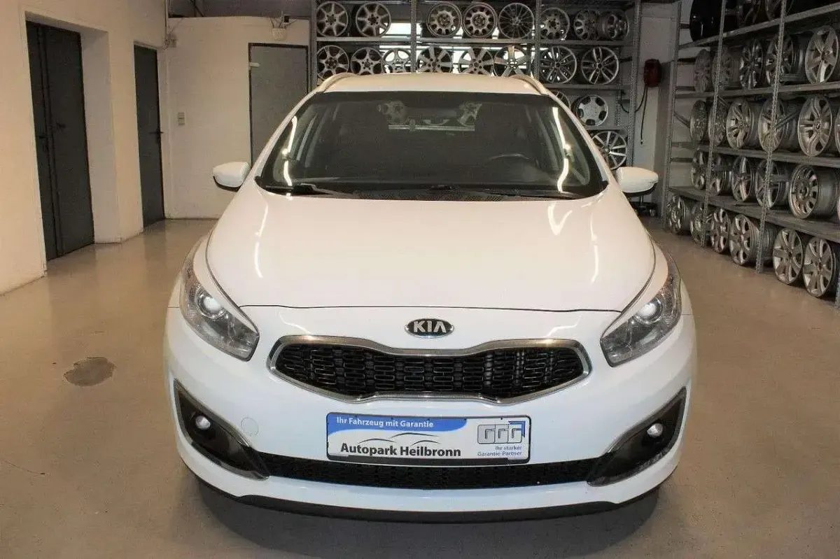 Gebraucht Kia Ceed Sportswagon 110 PS (80 kW) 2017 Cassa white Kombi