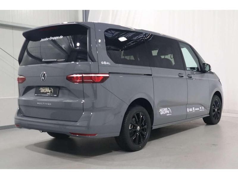 Gebraucht VW Multivan Life 150 PS (110 kW) 2025 Grau Van