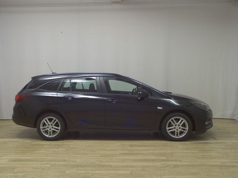 Schwarz Gebraucht 2021 Opel Astra Business Kombi | 6.990 € - Bild 1/4