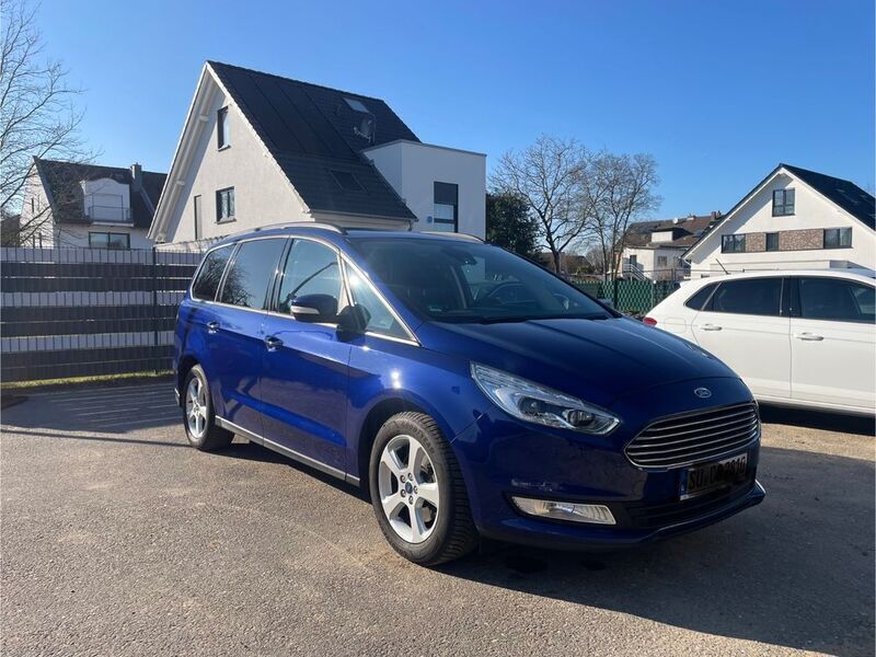 Blau Gebraucht 2017 Ford Galaxy Trend Van / Kleinbus | 15.300 € (Guter Preis) - Bild 1/4