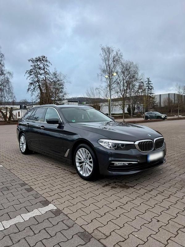 Gebraucht BMW 520 190 PS (139 kW) 2018 Grau Kombi