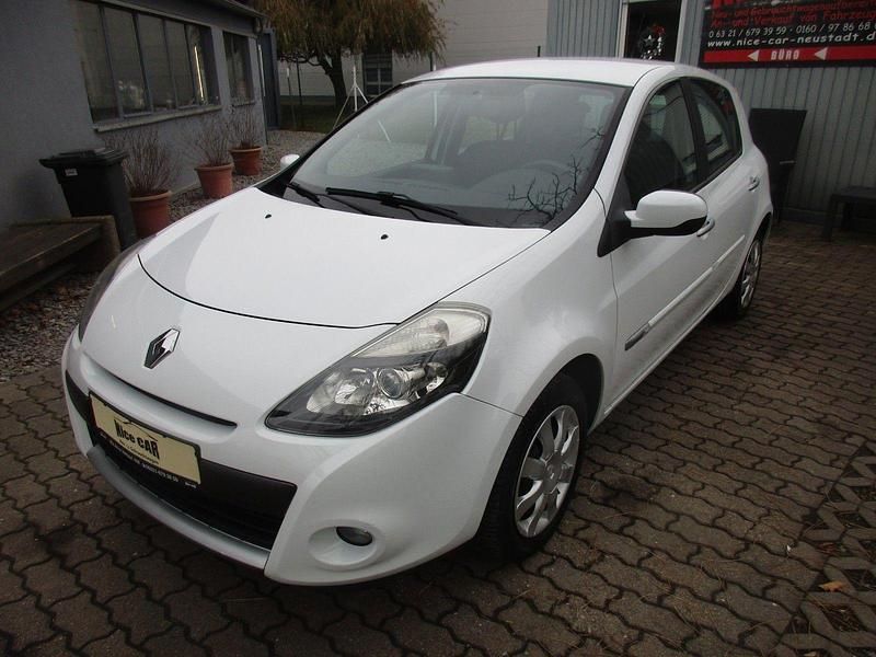 Gebraucht Renault Clio III Dynamique 75 PS (55 kW) 2011 Weiß Kleinwagen