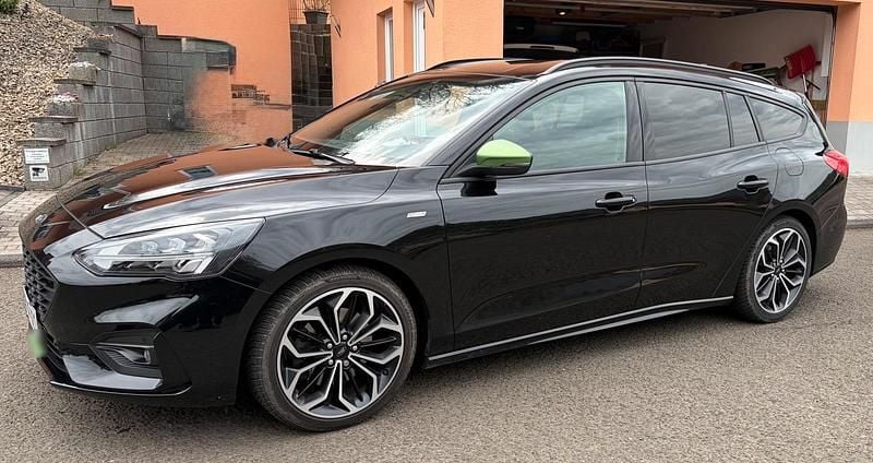 Gebraucht Ford Focus ST-Line 150 PS (110 kW) 2019 Schwarz Kombi