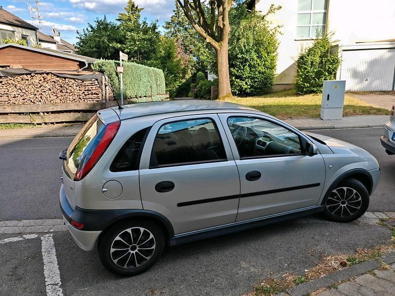 Silber Gebraucht 2002 Opel Corsa Kleinwagen | 1.250 € (Fairer Preis) - Bild 1/4