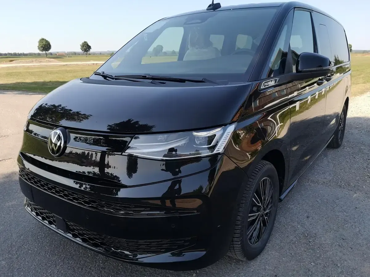 Neu VW Multivan Elegance 180 PS (132 kW) 2026 Deepblack perleffekt Van / Kleinbus