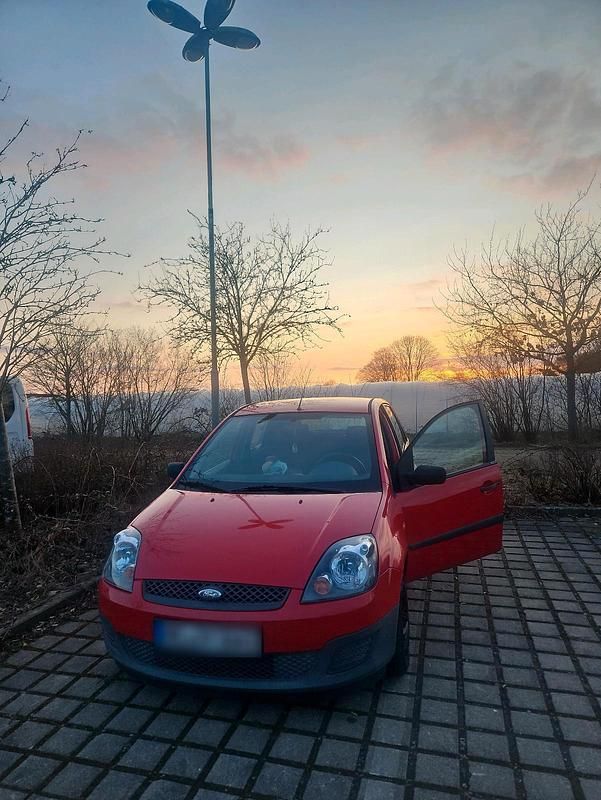 Gebraucht Ford Fiesta 59 PS (43 kW) 2006 Rot Kleinwagen