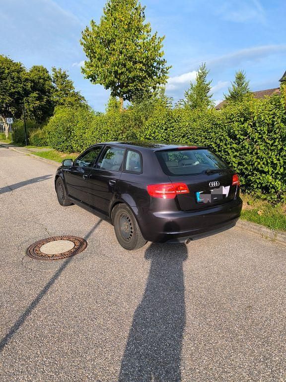 Violet Gebraucht 2011 Audi A3 Sportback Limousine | 6.500 € (Fairer Preis) - Bild 1/4