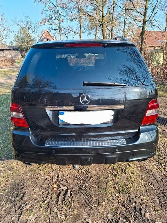 Gebraucht Mercedes ML320 224 PS (164 kW) 2007 Schwarz SUV