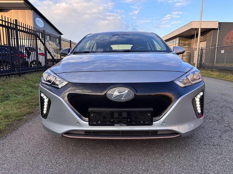Gebraucht Hyundai Ioniq Premium 88 kW (120 PS) 2017 Silber Kleinwagen