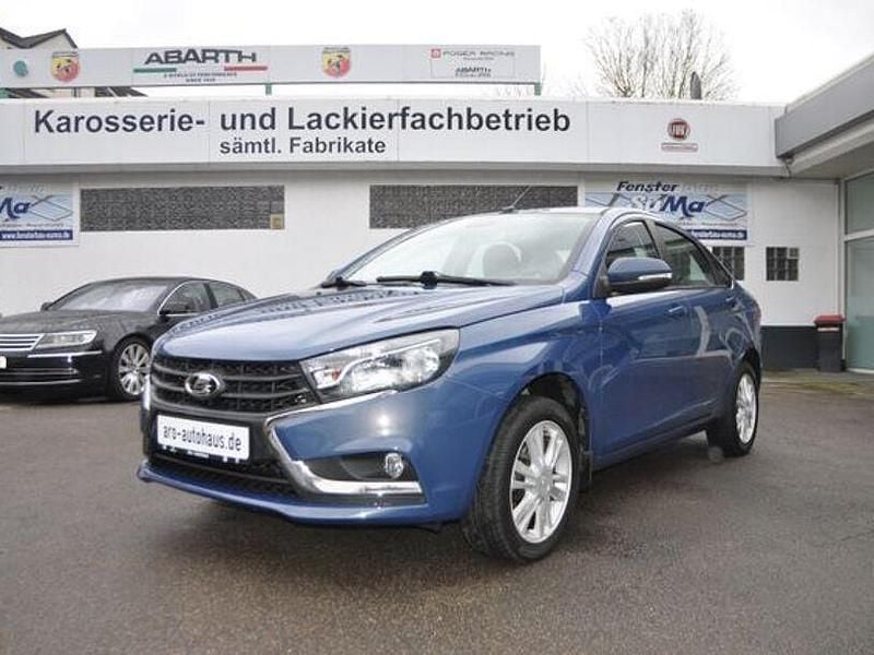 Gebraucht Lada Vesta 140 PS (102 kW) 2017 Blau (metallic) Limousine